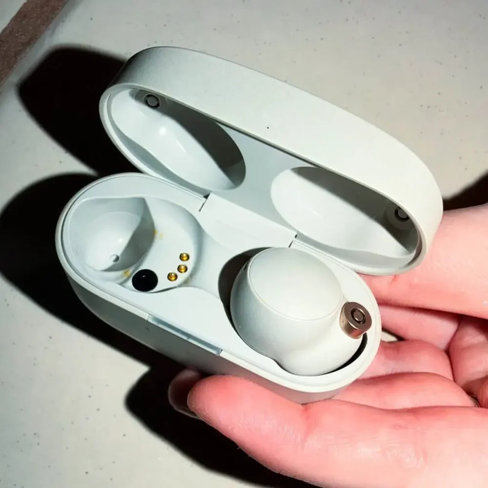 RIGHT BUD + CASE ONLY- Sony WF-1000XM4 Wireless Earbuds
